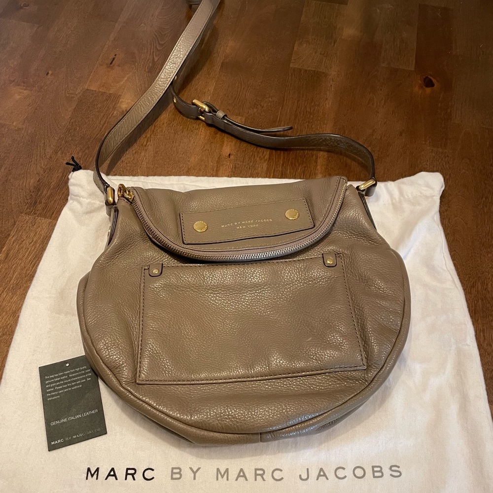 Marc Jacob’s Grey Crossbody - Great condition!